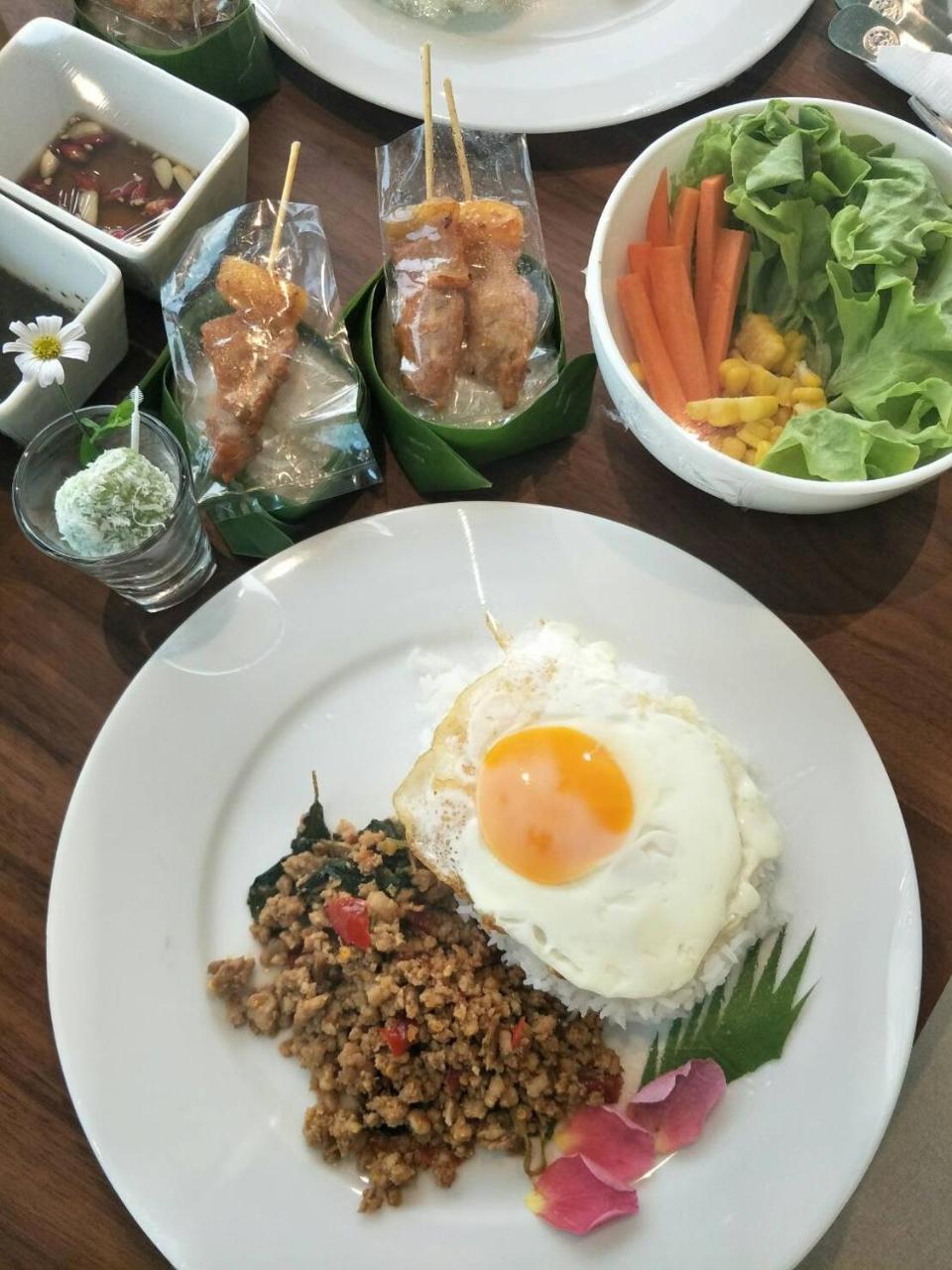 The White Garden Premier Saraburi Otel Ban Dao Ruang  Dış mekan fotoğraf